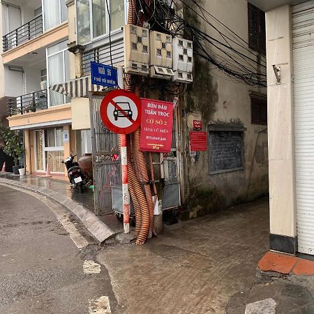 Can Ho Day Du Tien Nghi Tai Vu Mien Tay Ho Hanoi Esterno foto